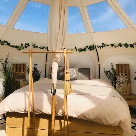 Luxe Glamping Moonlight אוהל מפואר